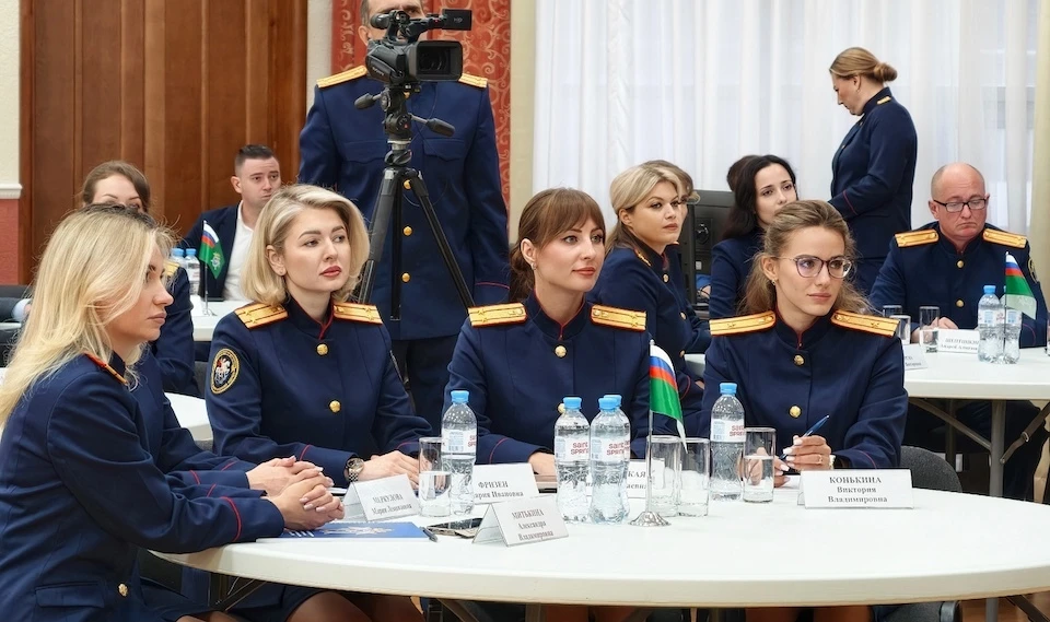 Представители СК из трех федеральных округов делятся опытом работы с обращениями граждан в публичном пространстве. Фото: СУ СК РФ Тверской области.