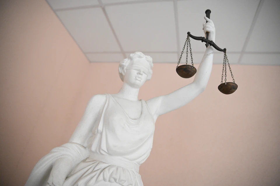 мужчина вместе с сообщником организовал фиктивную постановку на миграционный учет 44 иностранных граждан.