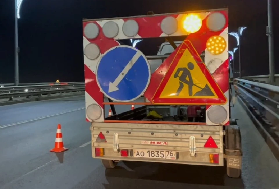 Работы на Октябрьском мосту.