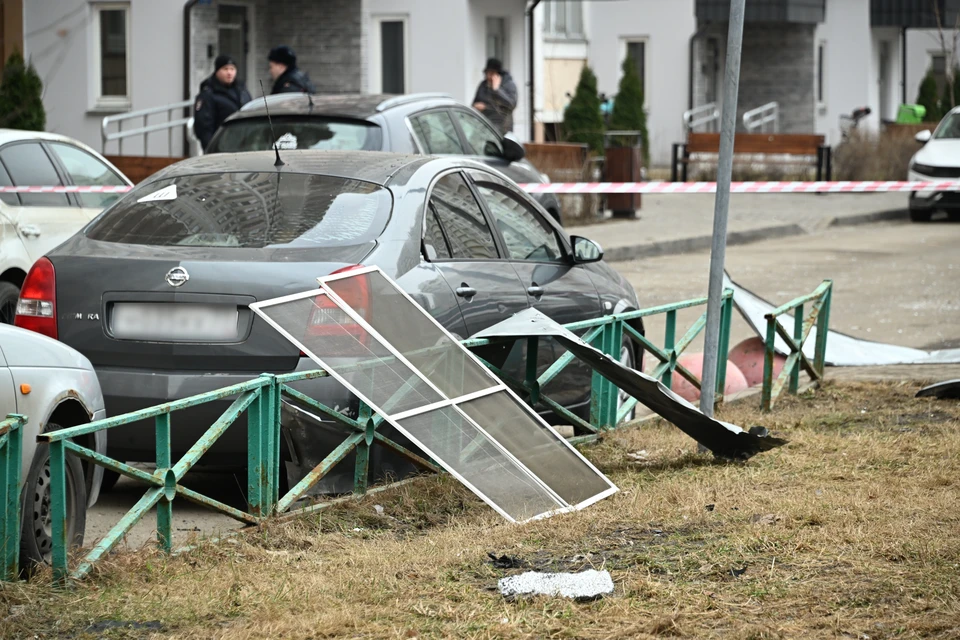 Повреждения получили несколько объектов на земле.