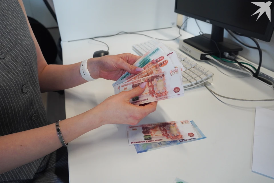 Удерживать деньги за опоздания, прогулы и другие нарушения по основаниям, которых нет в ТК РФ или федеральных законах, нельзя.