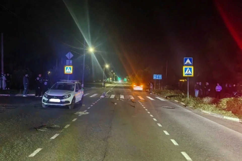 В Азове автомобиль сбил двух пешеходов. Фото: Госавтоинспекция РО