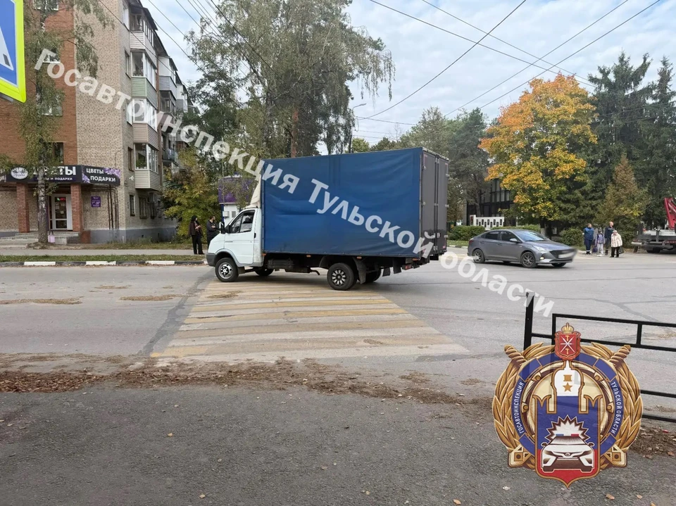 Пенсионер попал под колеса грузового автомобиля в Алексине.
