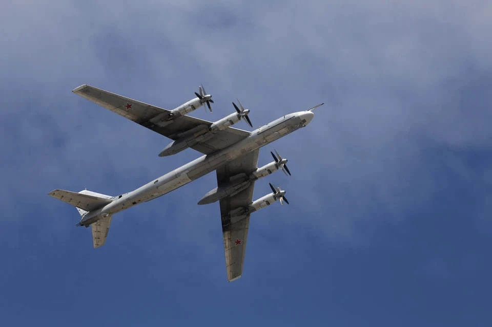 Шесть человек погибли при крушении военного самолета в Амурской области