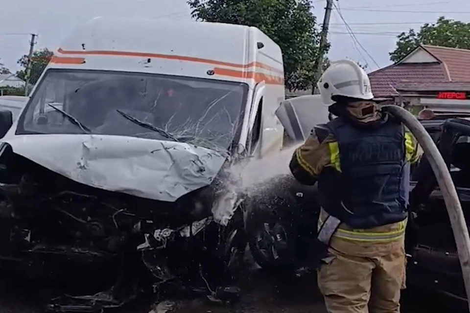 В Старобешево в ДТП пострадали четыре человека. Фото: МЧС России по ДНР