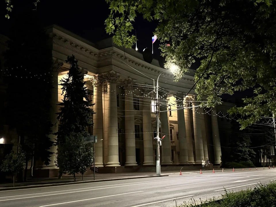 Губернатор Бочаров ночью сделал заявление о последствиях атаки.