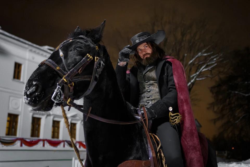 Потрепала Володю заграница! (Олег Гаас.) Фото: Кадр из сериала «Дубровский. Русский Зорро», 2026