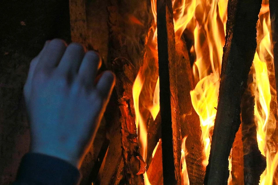 Предварительная причина — неосторожное обращение с огнём