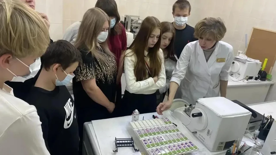 Ульяновские школьники побывали в патологоанатомической лаборатории. ФОТО: минздрав УО