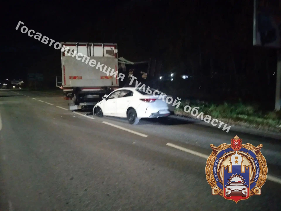 В Ясногорске произошло ДТП с двумя грузовыми автомобилями и легковушкой