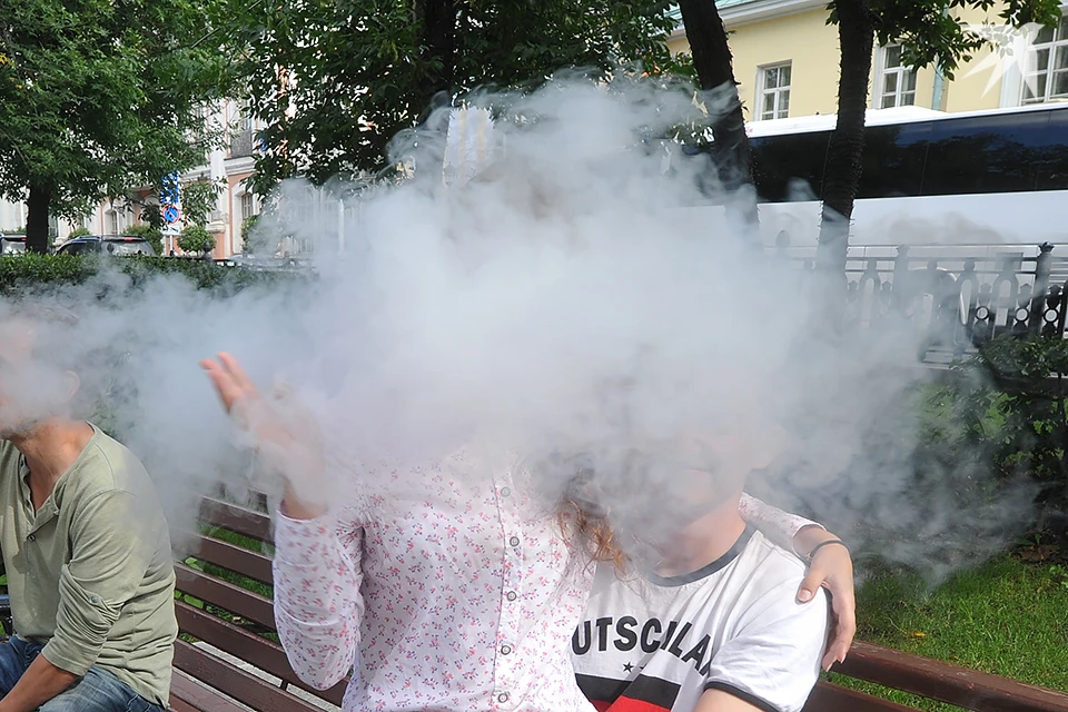 Ранее изменения в федеральном законодательстве дали право регионам самим принимать решения о запрете продажи вейпов.