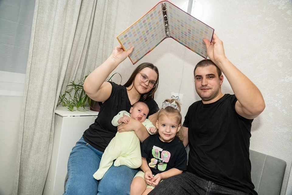 Папа может вместо супруги получать ежемесячное пособие по уходу за ребенком до достижения малышом полутора лет.
