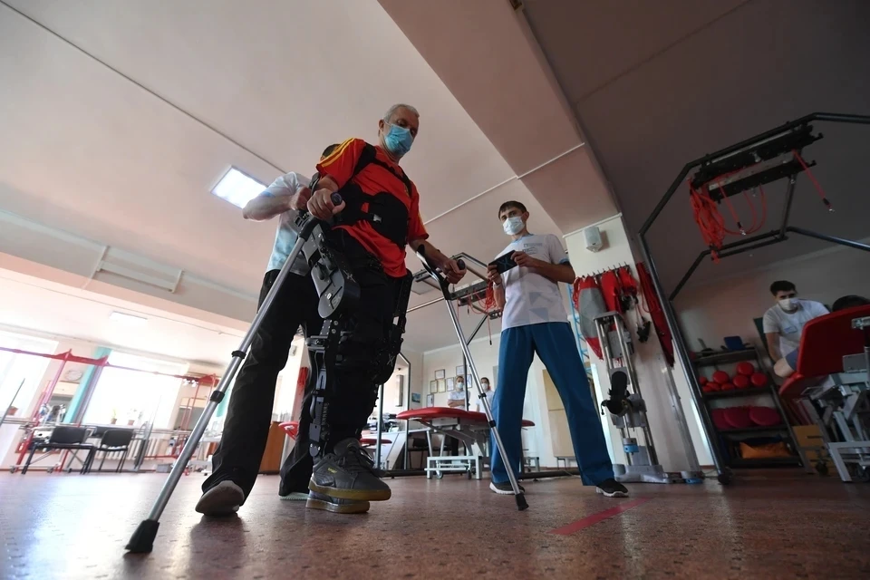 Экзоскелет помогает восстановить утраченную функцию движения