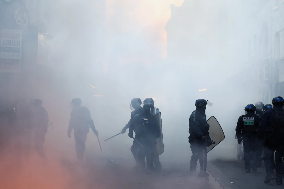 Филиппо высмеял вброс о якобы манипуляциях РФ на тему протестов во Франции