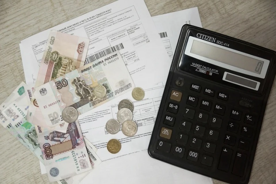 Некоторым крымчанам в квитанциях об оплате ЖКУ указываются и суммы начисленной пени, которую тоже нужно оплатить.