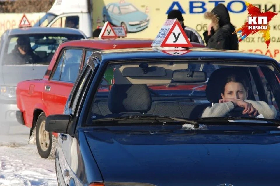 В Беларуси крупная автошкола предупредила про рост цены обучения до 30% из-за этого новшества в каждой учебной машине. Фото носит иллюстративный характер.