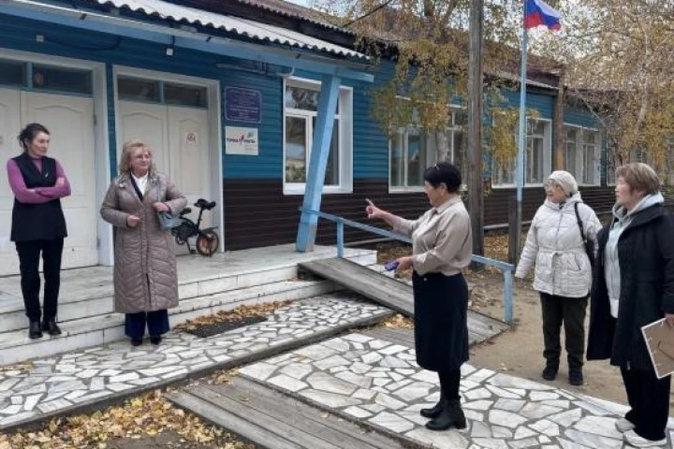 Галина Кудрявцева познакомилась с ходом реализации инициативных проектов в нескольких поселениях Ольхонского района.