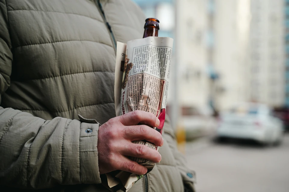 В гаражном кооперативе Новосибирска спасатели помогли пьяному мужчине.