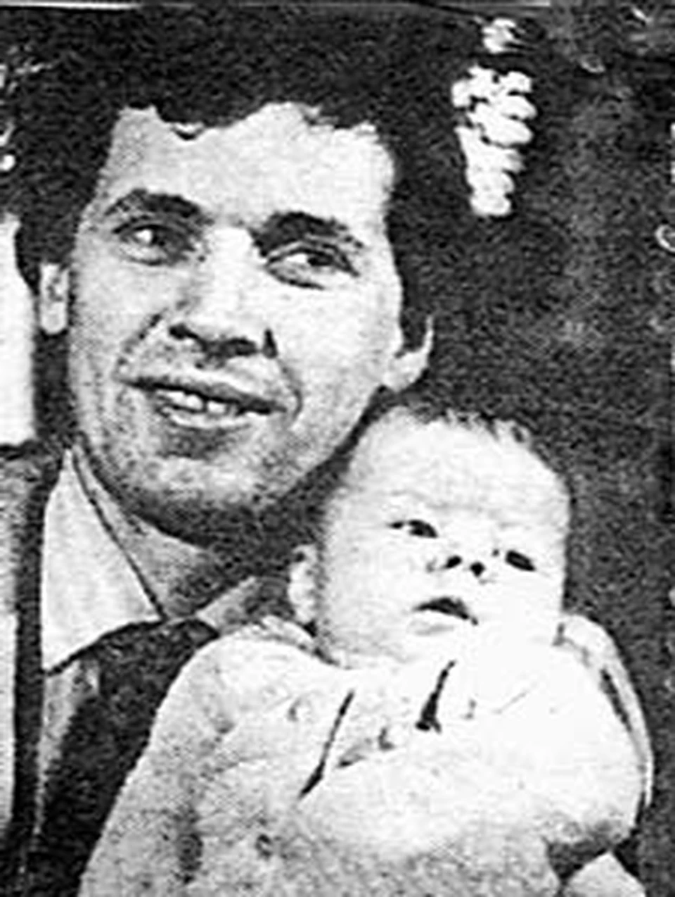 Николай Щербинский  с дочкой Машенькой.  1973 год. Фото из архива Н. Щербинского.