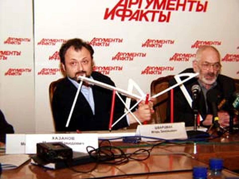 Проектировщики на картонной модели показали, как падал «Трансвааль».