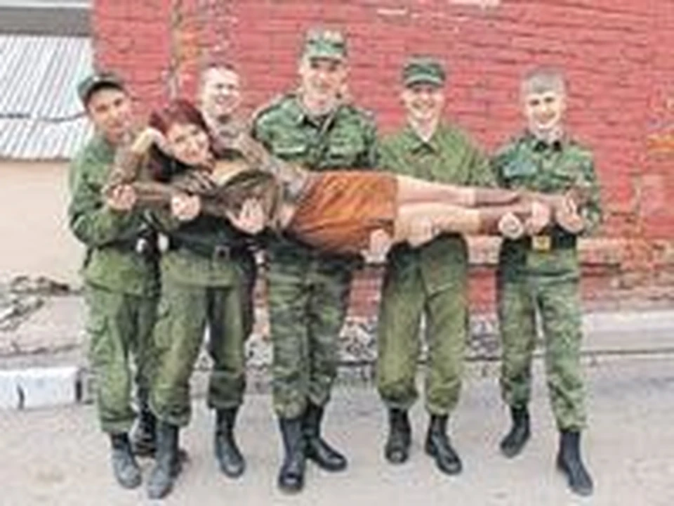 Местный военкомат. Военкомат Макеевка. Облавы на призывников в Москве. Военкомат рядом. Военком уловки.