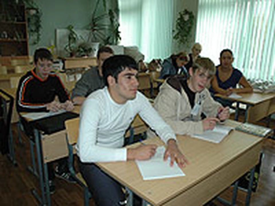 Уральских школьников учили, как быть успешными, рисуя рожицы.