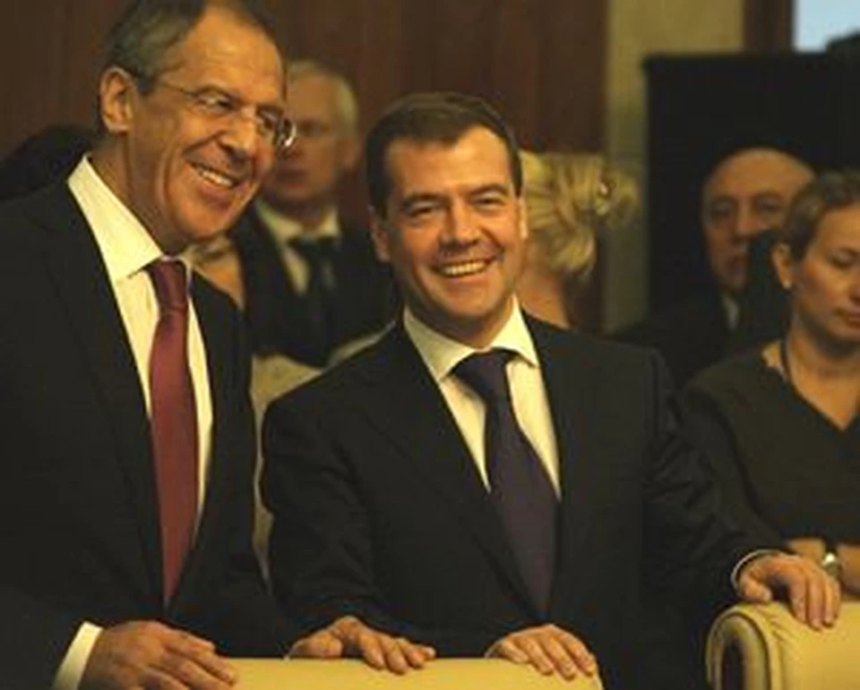 Глава МИД России Лавров и президент Медведев остались довольны: СНГ оказался жизнеспособен и без Грузии.