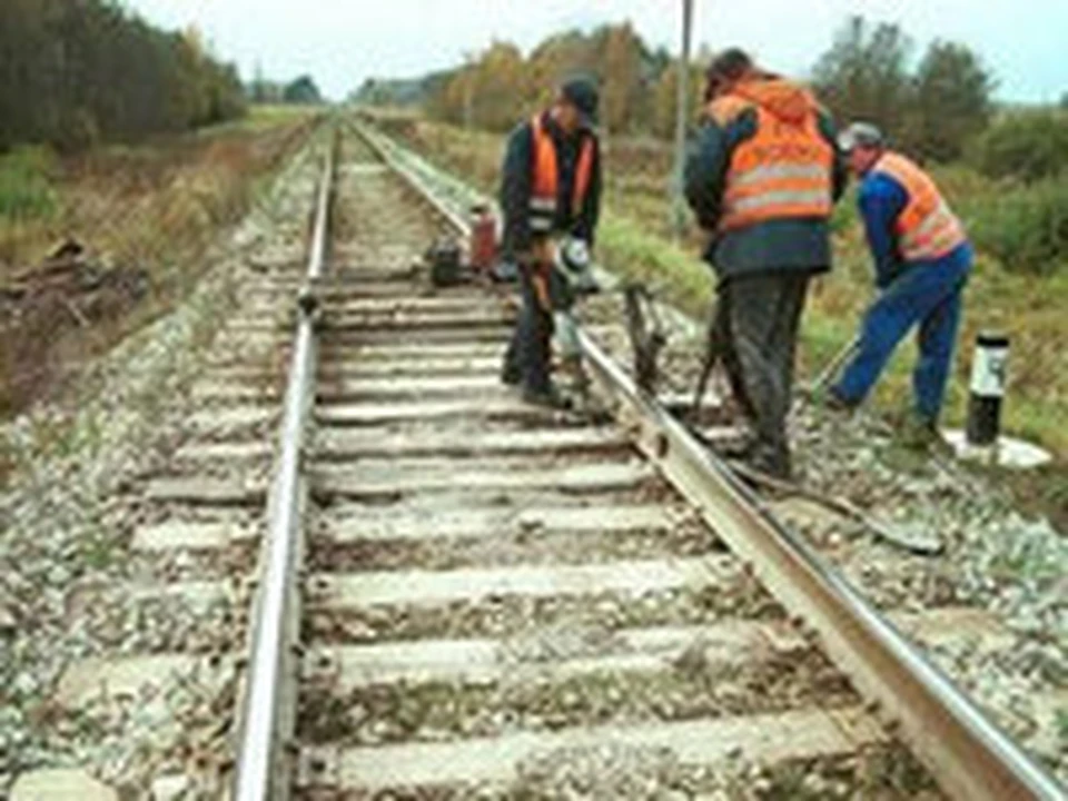 День под откос. Пустить поезд под откос. Приспособление для пуска поезда под откос. Как пустить поезд под откос.