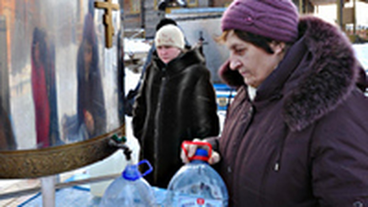 Сегодня в полночь вся вода в Петербурге станет святой. Даже из под крана -  KP.RU