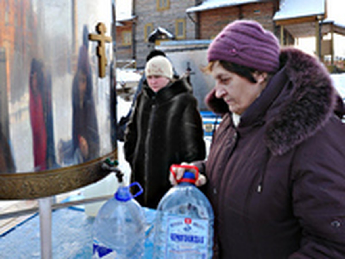 Сегодня в полночь вся вода в Петербурге станет святой. Даже из под крана -  KP.RU