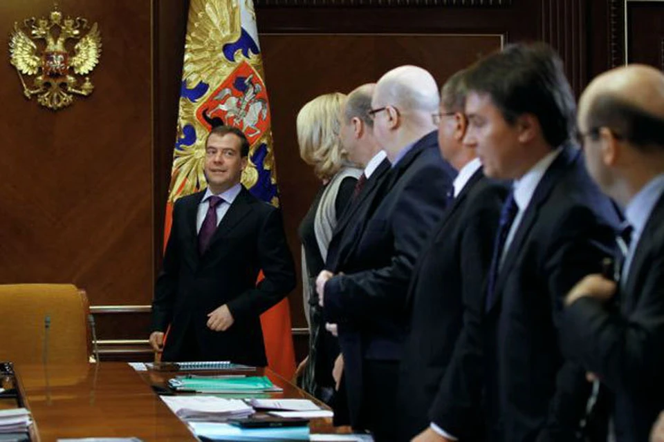 Вчера Дмитрий Медведев провел в подмосковной резиденции «Горки» совещание по экономическим вопросам.