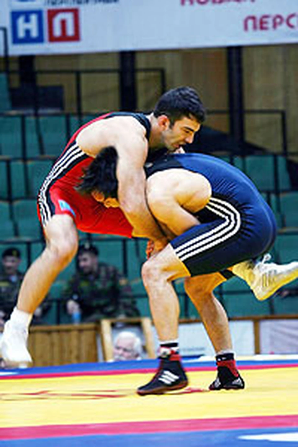 Заур Ботаев победил соперника!