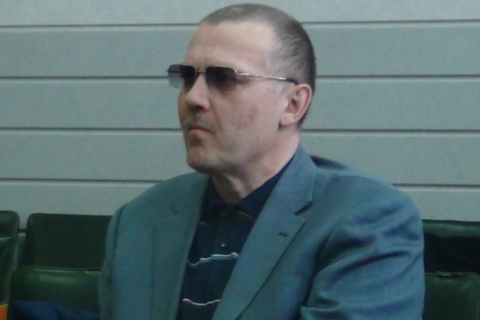 Вадим Самойлов находится на свободе и свою вину не признает. А с журналистами пока общаться отказывается.