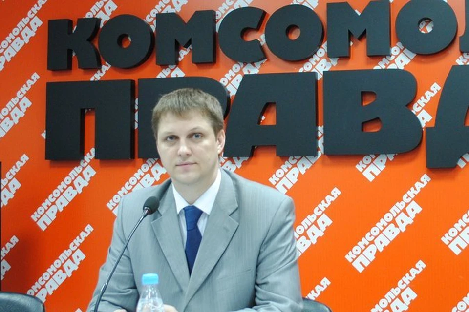 На вопросы горожан в рамках прямой линии в пресс-центре «КП» ответил коммерческий директор Tele2 Новосибирск Павел Королев.