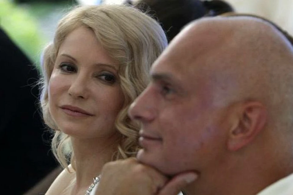 Ни Юлия, ни ее муж (это на него Леди Ю так нежно смотрит на этом фото 2010 года) на похороны Геннадия Тимошенко не приедут...