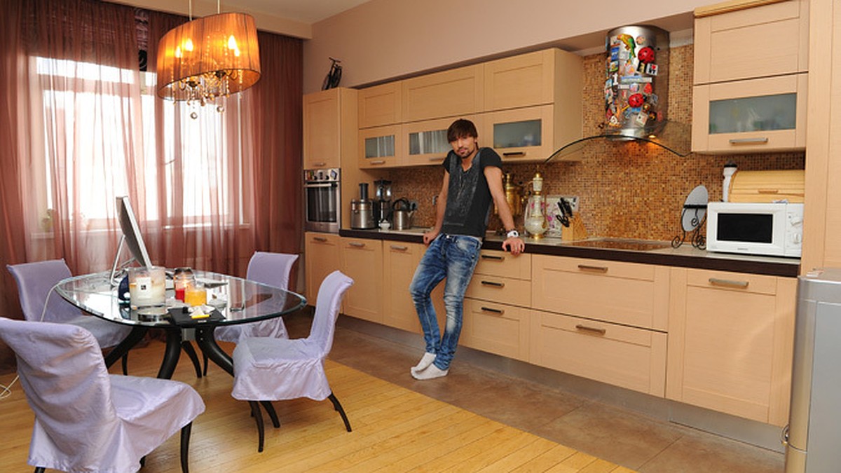Дима Билан купил новый дом родителям-пенсионерам