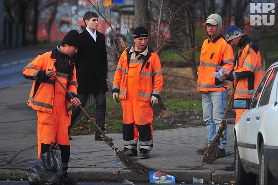 Столичный департамент обнародовал список недобросовестных подрядчиков по уборке дворов и содержанию дорог - по итогам l полугодия.