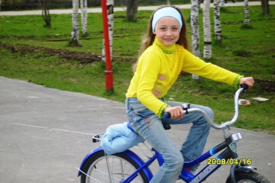 Прогулки на велосипеде были любимым занятием для 12-летней Танюши