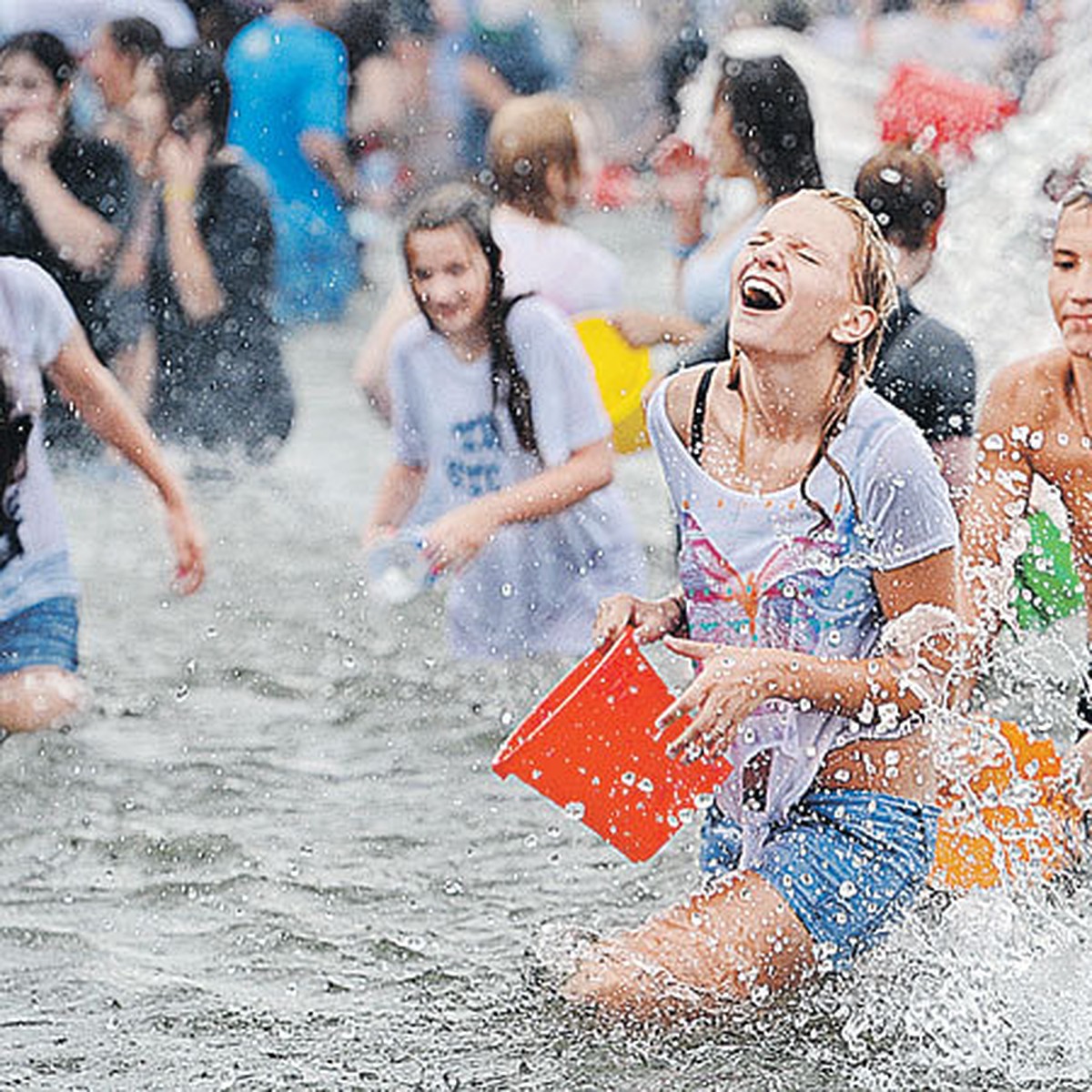 На ВВЦ отгремела водная битва - KP.RU