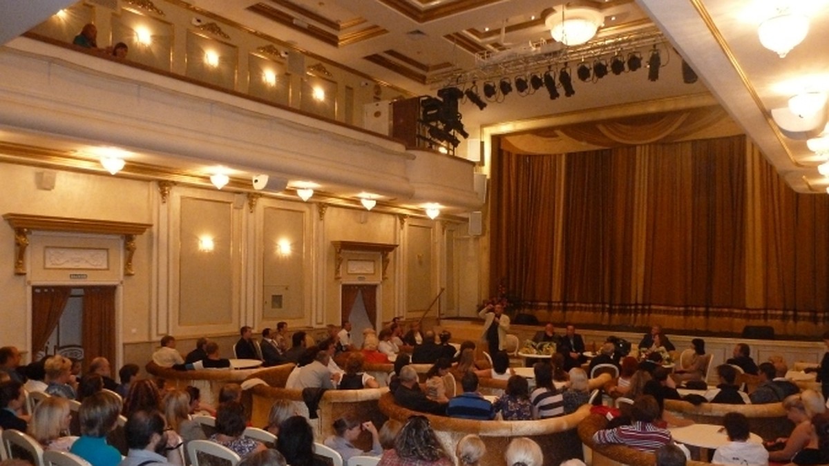 Театр музкомедии в екатеринбурге