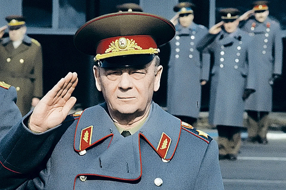 Маршал Советского Союза Сергей Соколов пережил свою 100-летнюю жену всего лишь на три дня.