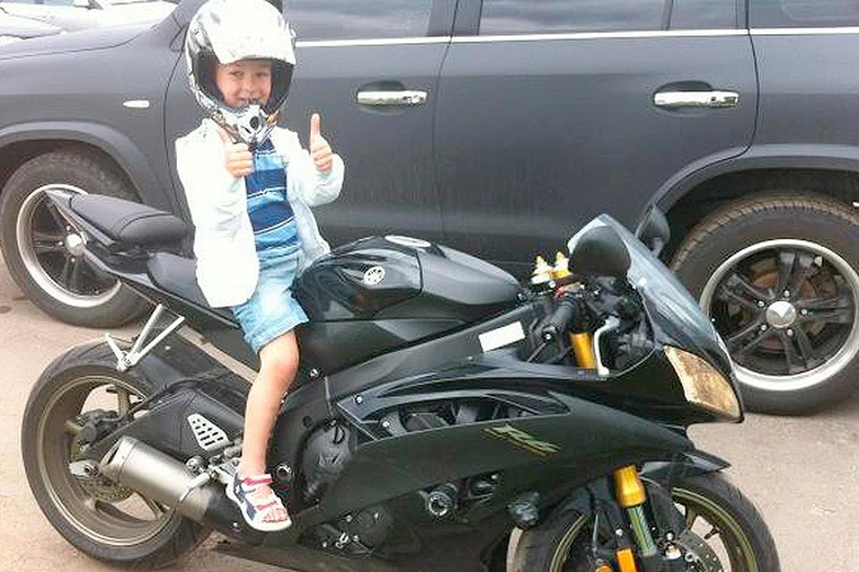 6-летний сын спортсмена занимается футболом и любит мотоциклы