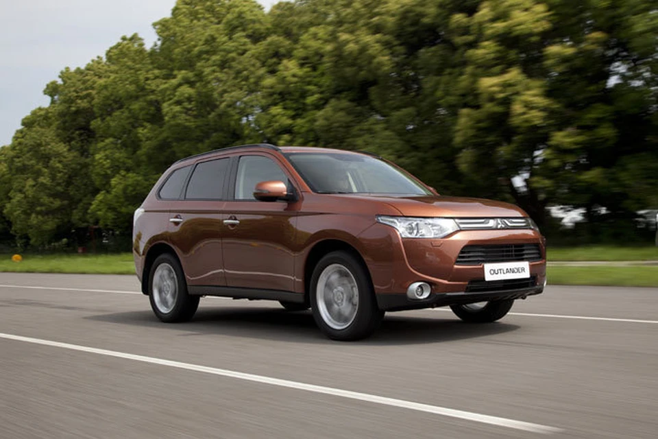 Новинка сезона - MITSUBISHI Outlander третьего поколения
