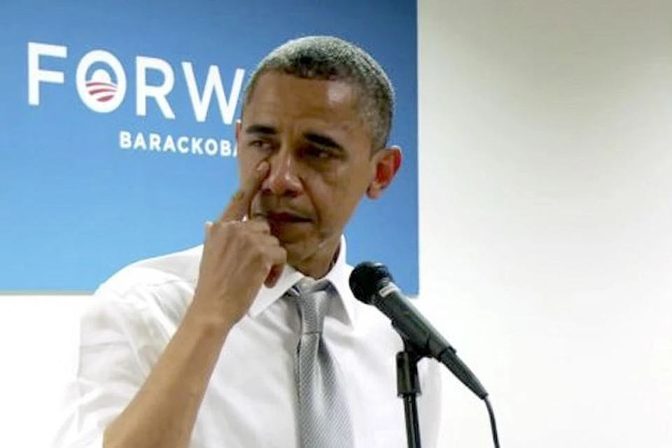 Вообще-то Барак Обама хотел просто поблагодарить за поддержку членов своего выборного штаба и волонтеров в Чикаго. Начал благодарить - и всплакнул. Америка тоже умилилась.
