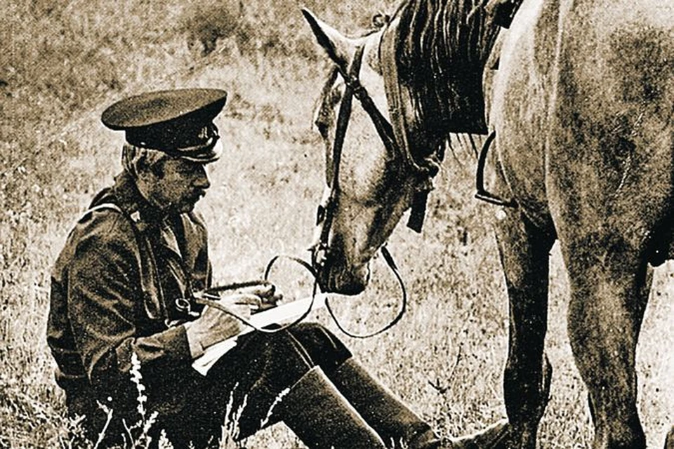 Сядешь напиши. Лошади Василий Песков. Василий Песков фото лошадь и яблоки.