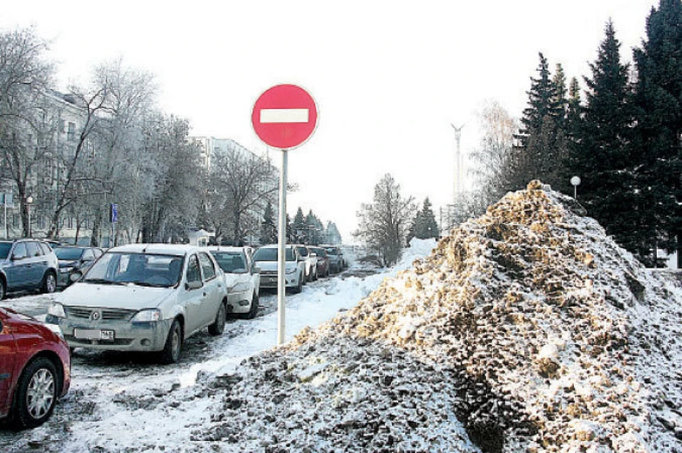 Белоснежные сугробы в городе - большая редкость