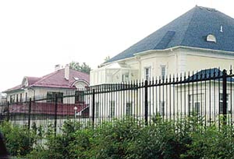 Царскосельская резиденция Михаила Касьянова, как и других разместившихся здесь господ, поражает покоем и роскошью.