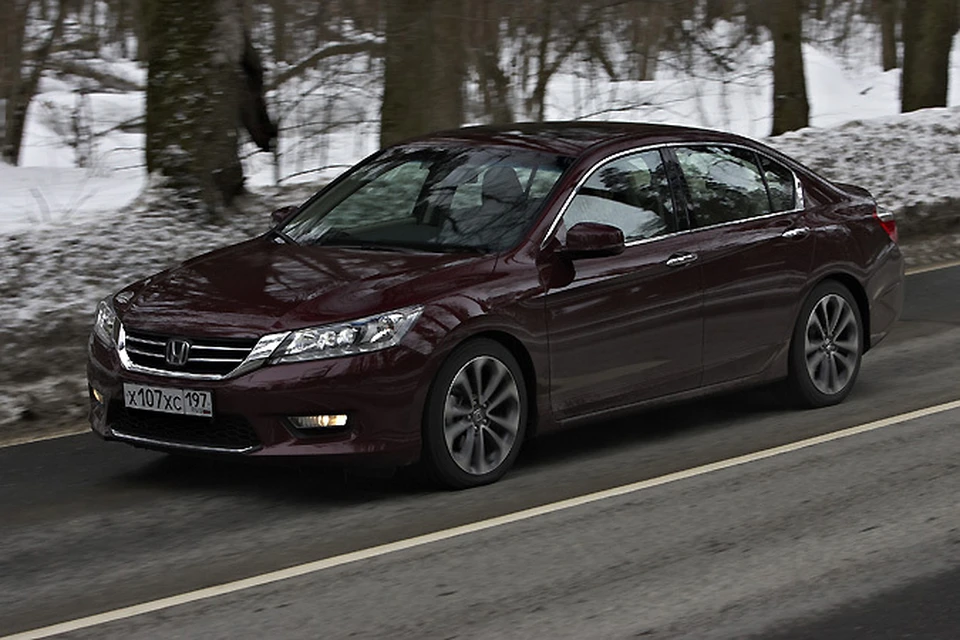 Пробуем на дорогах новый седан бизнес-класса Accord.
