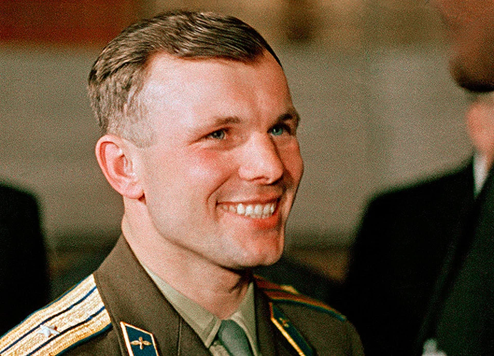 Юрий Алексеевич Гагарин - первый человек в Космосе.