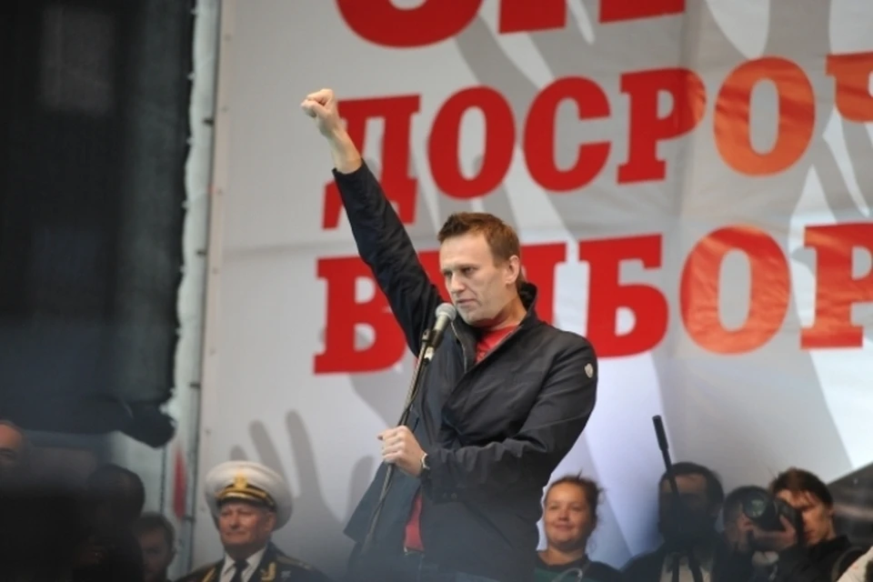 Наш обозреватель всерьез захотел расспросить Навального: как власти должны работать, чтобы сделать людей счастливее?